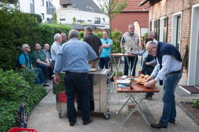Politik und Humor vereint am Haus Heuer - 