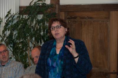 Delegiertenwahlen und Jubilarehrung - Frau Birkhahn referiert über das Thema: Entwicklungslinien der Landespolitik