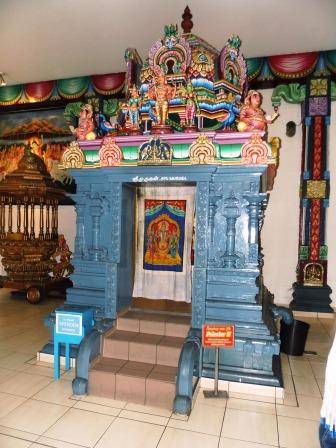 Besuch des Sri Kamadchi Ampal Tempel in Hamm - 
