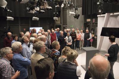 Besuch Landtag-NRW und WDR am 26.04.2018 in Dsseldorf - Wo steht der Fernsehmoderator? Wie wird er durch die Strahler ins rechte Licht gerückt und wo stehen die Kameras?